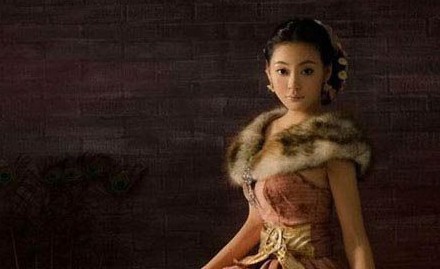  王刚女儿 王婷婷 近照曝光  现任拍卖公司高管_重