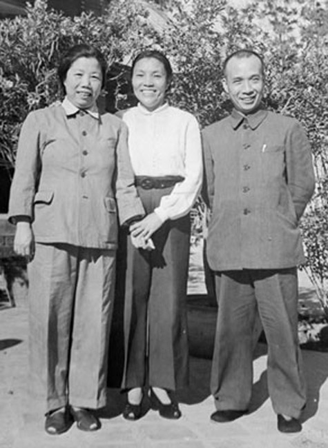 揭秘共和国第一代领导及其夫人们工资 - 乘成 - 乘成休闲吧 揭秘共和国第一代领导及其夫人们工资
