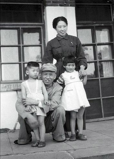 揭秘共和国第一代领导及其夫人们工资 - 乘成 - 乘成休闲吧 揭秘共和国第一代领导及其夫人们工资
