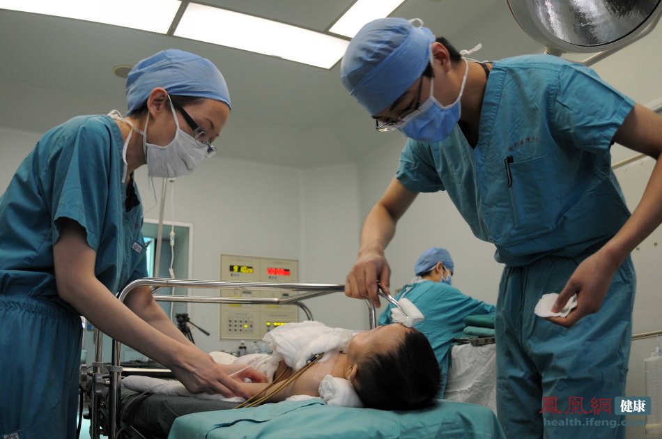 中国医院现场直击：记者实拍唇腭裂整形术全过程