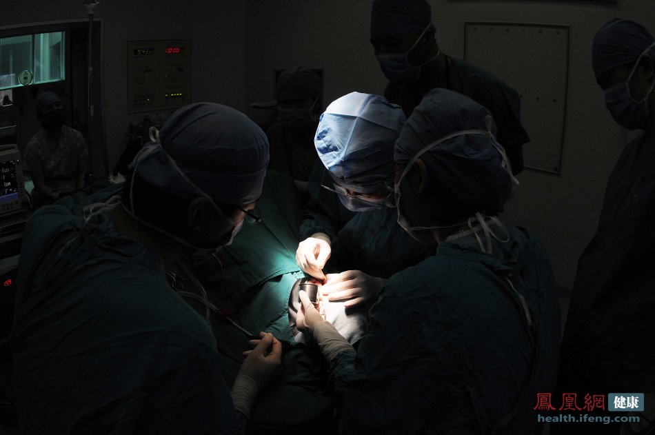 中国医院现场直击：记者实拍唇腭裂整形术全过程