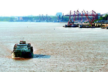 武汉新港：通江达海的第一大内河港口
