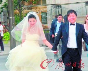 黄奕遭丈夫炮轰“把孩子当洗白工具”