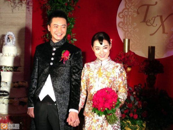 何炅任刘璇大婚司仪 曝两新人饭局上相识(图)