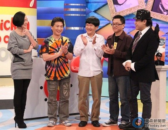 郭书瑶上《康熙》晒二头肌 曾被评胸大有脑(图)