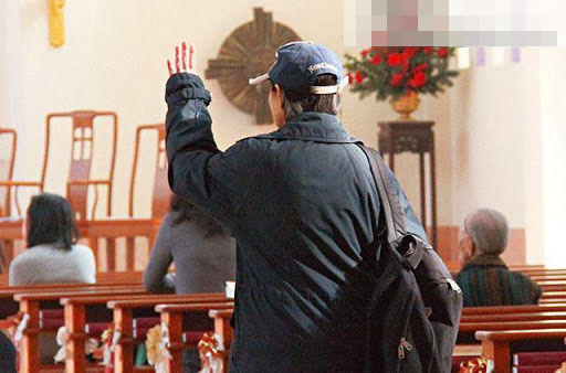 揭秘蓝洁瑛疯后生活：昔日好友皆远离 遭智障欺凌(图)