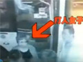 监拍哈尔滨女乘客一耳光“扇死”男公交司机