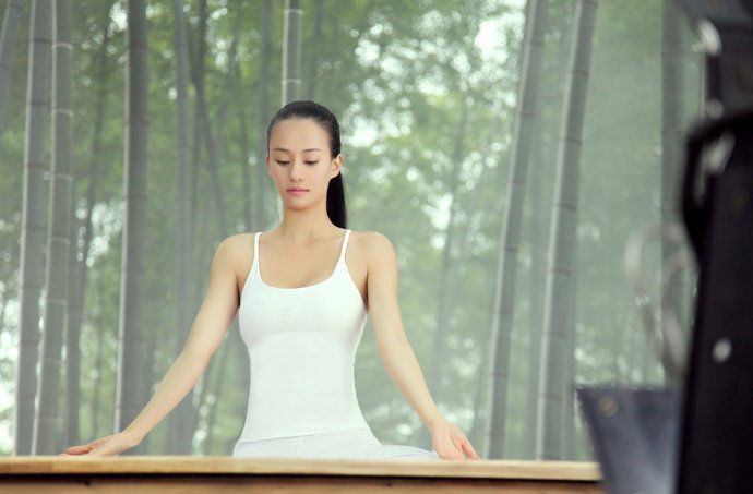 中国最美瑜伽女神 演绎唯美身姿