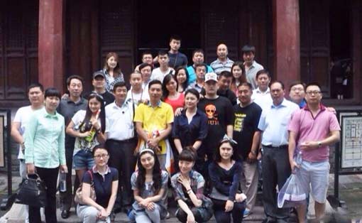  赵本山 17岁 儿子下乡 揽肩小姨于月仙(图) - 新闻