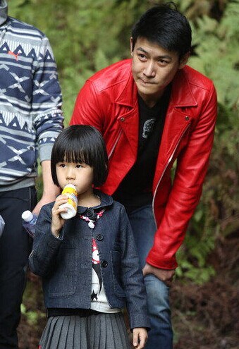八小妹揭《爸爸》陆毅妻子鲍蕾:大学恋爱 不离不弃
