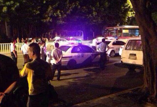 两男好心劝架 被撞致一死一伤