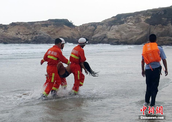 福州4名女青年被海浪卷走不幸溺亡 组图