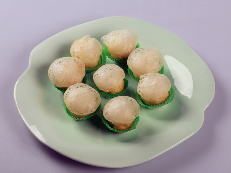 唐代有一款小吃名为“见风消”，成品质地脆嫩，遇风即碎，相传为泡泡油糕的始祖。