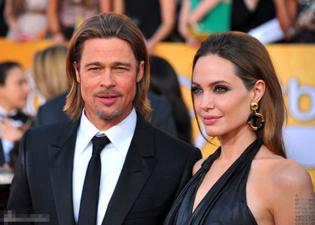 布拉德-皮特和朱莉大吵画面曝光 接受访问时仓