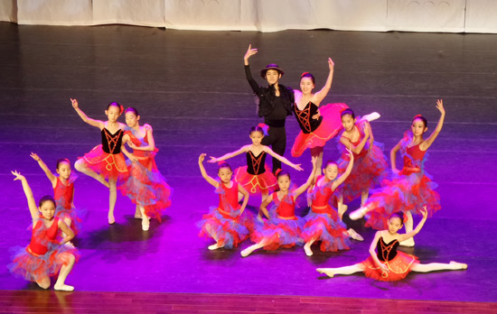 北京天爱艺术培训(CISCA)学生倾情演出芭蕾舞