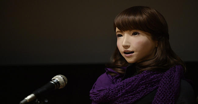 全日本大学科研团队研发可与人对话“美女机器人”