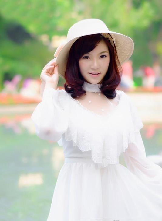 苏动视频道节目主持人,王安琪古典柔美,婀娜多姿,曾获香港tvb.