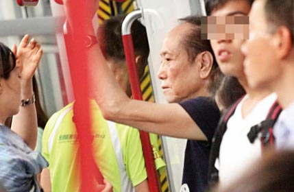 李连杰80岁岳父生活低调