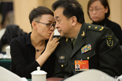 两会上的悄悄话