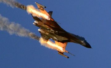 兰空航空兵歼11战机高原演习 对地火力全开