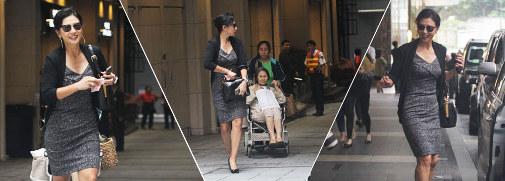 53岁叶倩文现身街头有气场 贴心照顾坐轮椅母亲