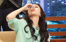 范冰冰上节目豪饮美酒