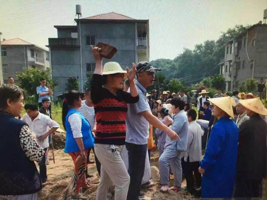 农民人口地纠纷_黑龙江省肇州县农民地基破损引发矛盾 司法所及时化解(2)