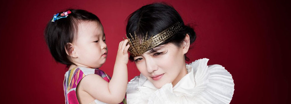 大S为女儿写书 亲子照曝光  