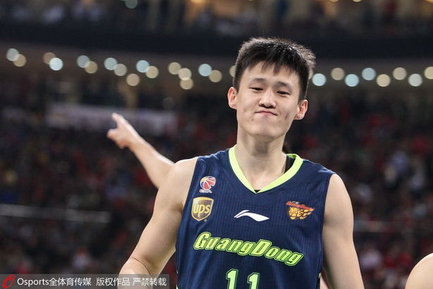 曝新疆开700万年薪追周鹏 2000万转会费PK北