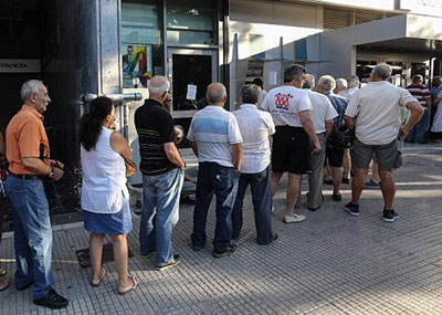 希腊富人为花光现金疯狂购买奢侈品