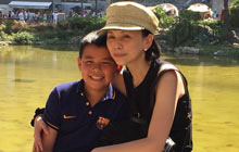 “雪姨”王琳带着儿子出游