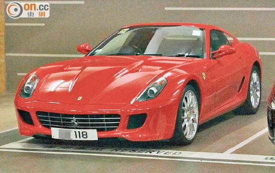 闪婚的节奏!熊黛林与富商男友豪车蜜爱