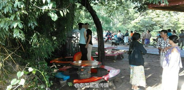 素辇府急救中心在当地拓东县内发现一男一女吊死在树上,被怀疑的殉情