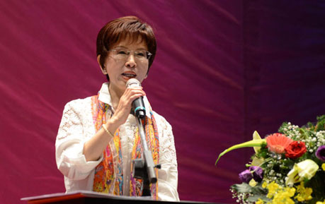 洪秀柱笑谈民调超过宋楚瑜：我争的不是第二