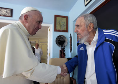 教皇与卡斯特罗握手一幕