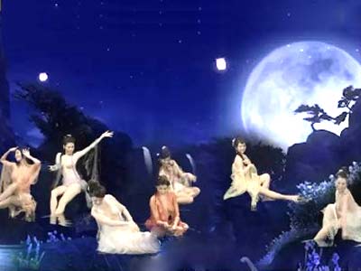 恶搞台湾地铁活春宫 在<em>外套</em>里到底能做<em>什么</em>-凤