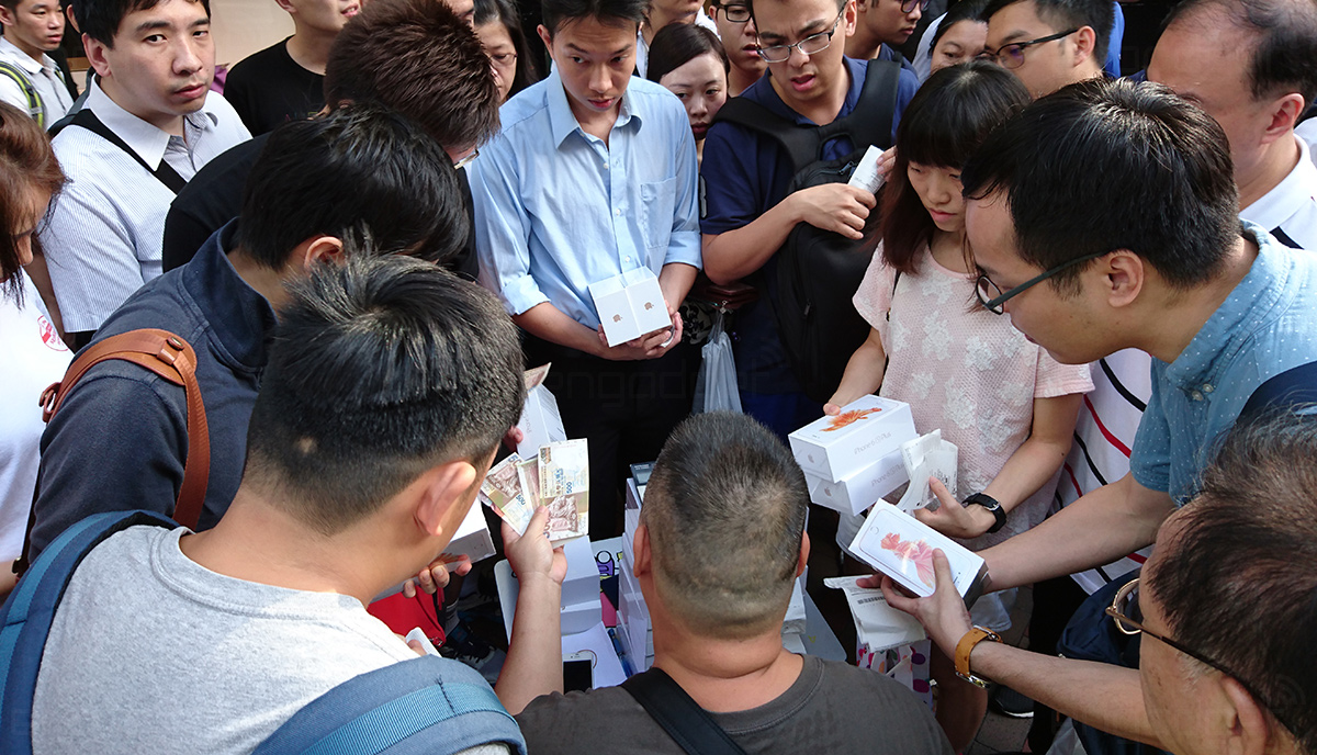 iPhone 6s内地首发打击香港水货市场 掮客只赚