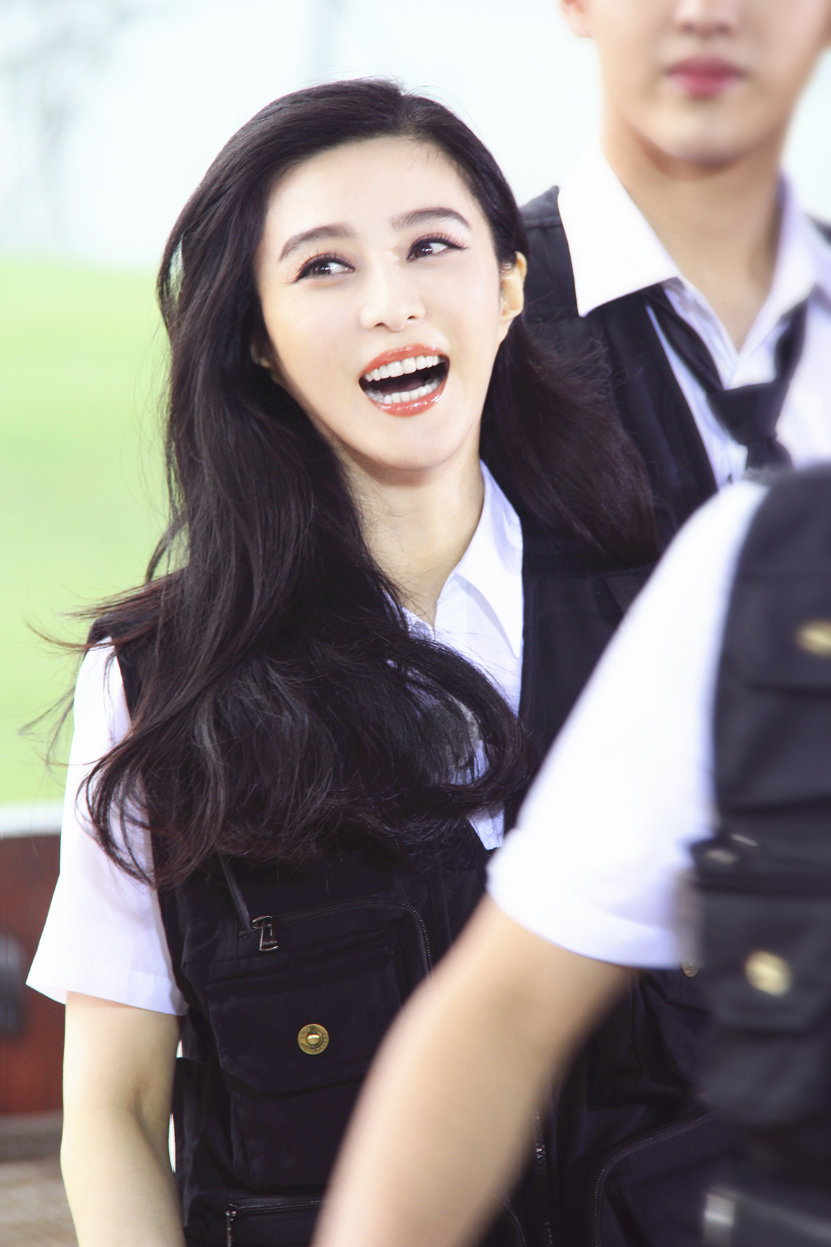 观众躁动!《挑战者》范冰冰双手捧过陈汉典的