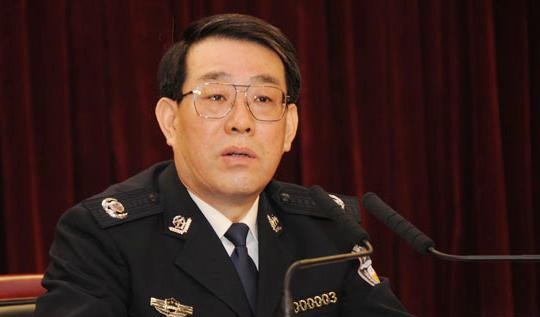 杨焕宁:前局长杨栋梁滥用权力,破坏党的团结