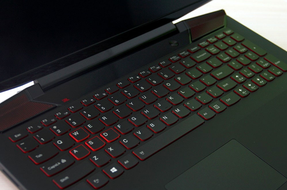 联想Y700图赏:CNC超跑设计 外观全面升级