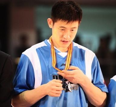 温情一幕!陈磊回京请首钢吃饭 @李根,你怎么看