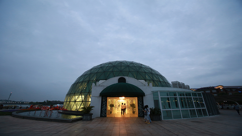 中国设计精英之旅:上海城市从制造到智造空间设计考察-东莞站_活动主办:设计家杂志_活动承办:简一大理石瓷砖_支持媒体:凤凰网家居频道_凤凰家居_凤凰网