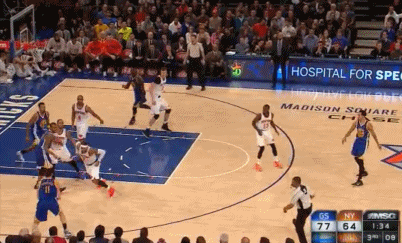 只不过库里也有不准的时候,汤普森站了出来,打小牛45分赛季新高,面对