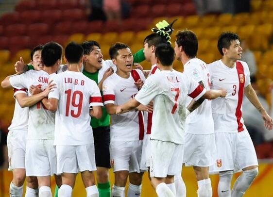 12年!国足跪着走到日韩面前 中日韩或组死亡之