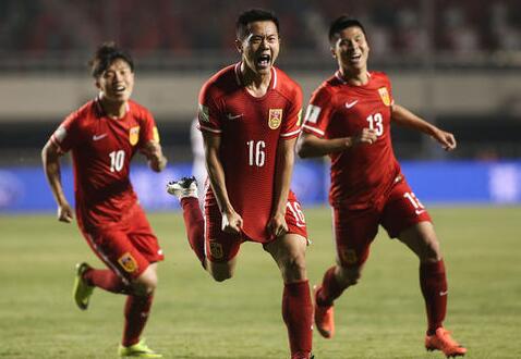 独家评论: 国足出线 谢天谢地谢洪波_凤凰体育