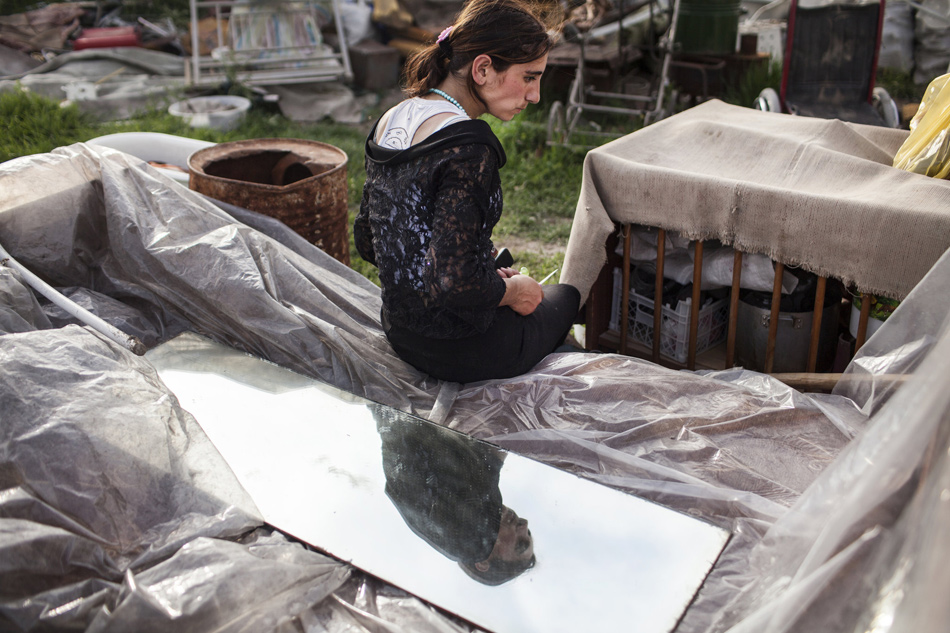 遭受家暴的女人:被丈夫勒死家人只敢称是自杀