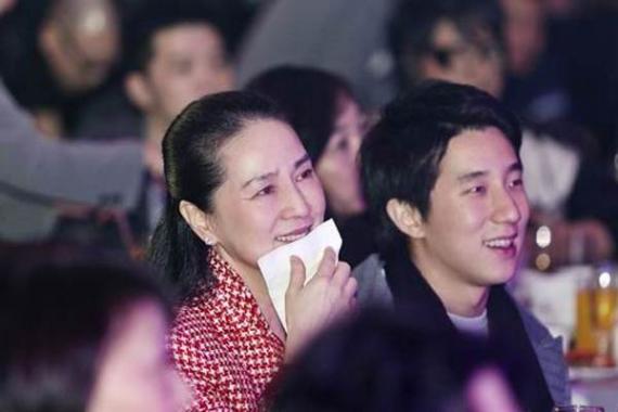 揭秘房祖名吸毒“自毀”：龍太子從小缺父愛