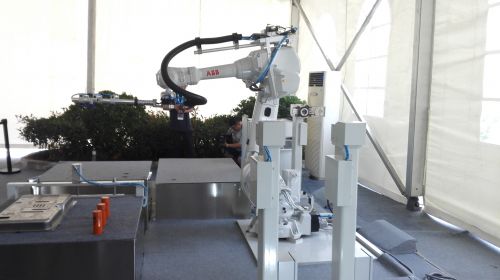 机器人售后服务公司 rdn_55a993e6278f0.jpg