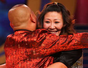 郭德纲节目现场拥抱二婚娇妻