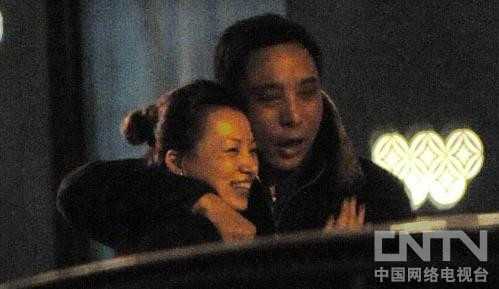 女星奢华生活大揭秘:董卿名包豪车一个不少(组图)